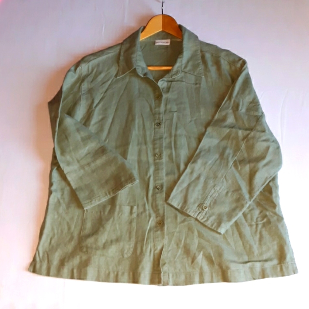 White Stag Linen blouse button up NICE Chest size 46 inches.
